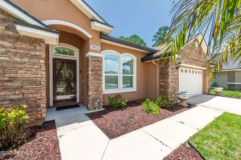 9814 Patriot Ridge Dr, Jacksonville, FL 32221