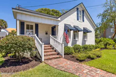 306 S 7th St, Fernandina Beach, FL 32034