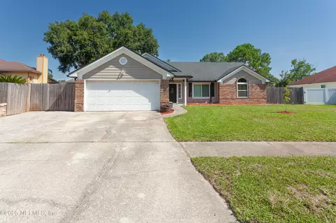 8975 Winding Vine Dr W, Jacksonville, FL 32244