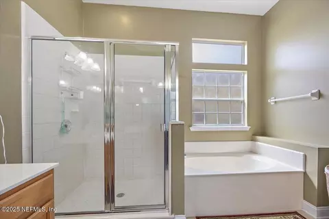 Bath - 1484 Barrington Cir, Saint Augustine, FL 32092 photo 2 of 3