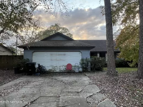 1745 St Ives Dr, Middleburg, FL 32068