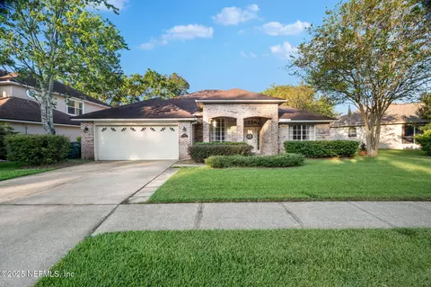 4510 Summer Walk Ct, Jacksonville, FL 32258