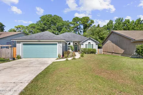 1732 Chandelier Cir W, Jacksonville, FL 32225