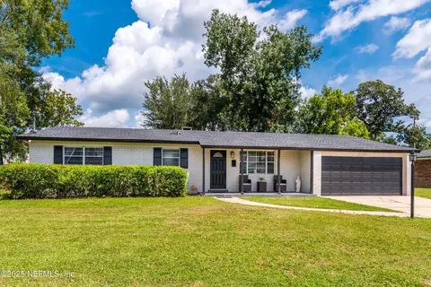 10236 Shore View Dr S, Jacksonville, FL 32218