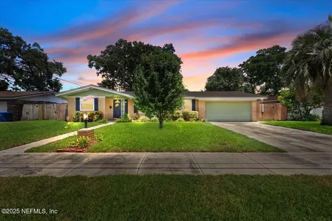 1833 Visconti Dr, Jacksonville, FL 32211
