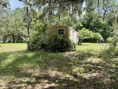 267 Lakeview Ct, Interlachen, FL 32148 photo 1