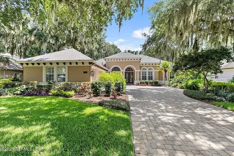 13767 Saxon Lake Dr, Jacksonville, FL 32225