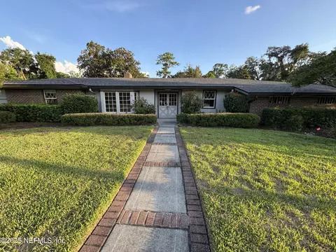 2834 Village Grove Dr S, Jacksonville, FL 32257