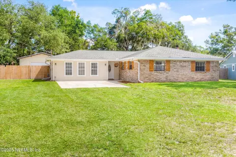 104 Carriage Pl, Palatka, FL 32177