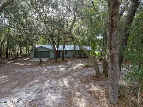 128 Gas Easement Rd, Interlachen, FL 32148