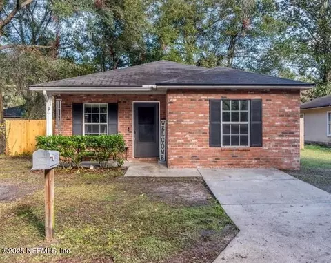 2163 Thomas Ct, Jacksonville, FL 32207