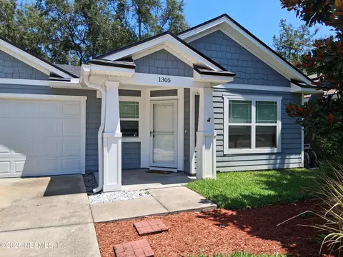 1305 Hickory St, Fernandina Beach, FL 32034