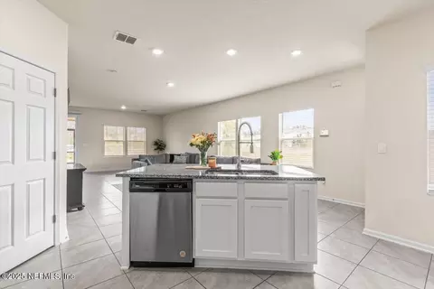 Kitchen - 164 Java Ln, Saint Augustine, FL 32092 photo 5 of 5