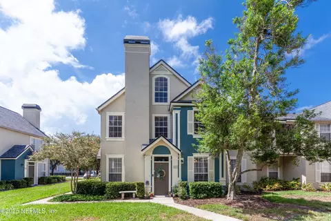 13700 Richmond Park Dr #403, Jacksonville, FL 32224