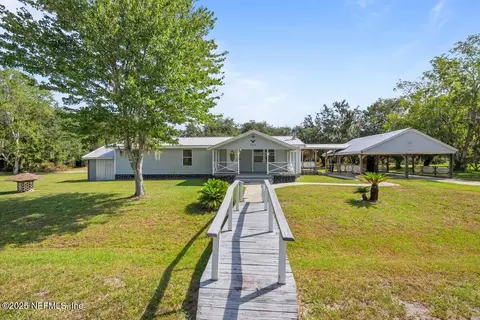 124 E Grandview Dr, East Palatka, FL 32131