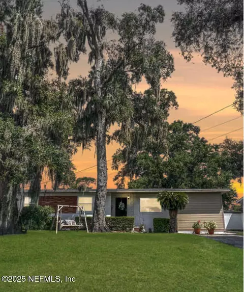 339 Suzanne Dr, Jacksonville, FL 32218