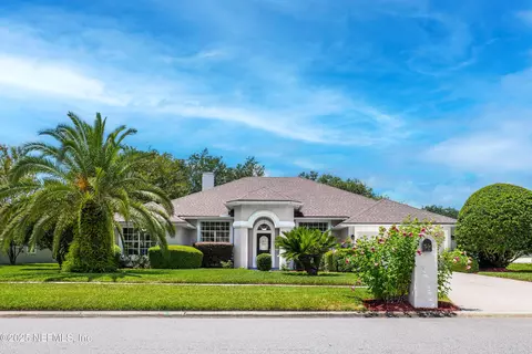 2534 Beautyberry Cir E, Jacksonville, FL 32246