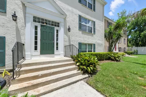 4334 Plaza Gate Ln S #202, Jacksonville, FL 32217
