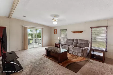 100 Mangels Dr, Interlachen, FL 32148 photo 9