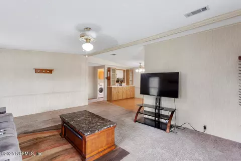100 Mangels Dr, Interlachen, FL 32148 photo 7