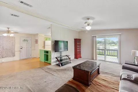 100 Mangels Dr, Interlachen, FL 32148 photo 6