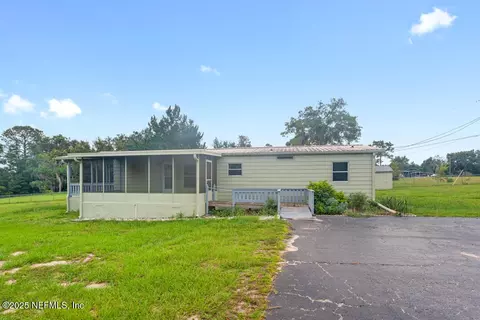 100 Mangels Dr, Interlachen, FL 32148