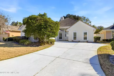 8447 Mizner Cir E, Jacksonville, FL 32217