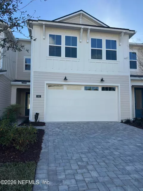 391 Oakmoss Dr, Saint Johns, FL 32259
