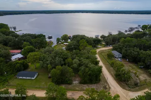 107 Lucky Dr, Florahome, FL 32140