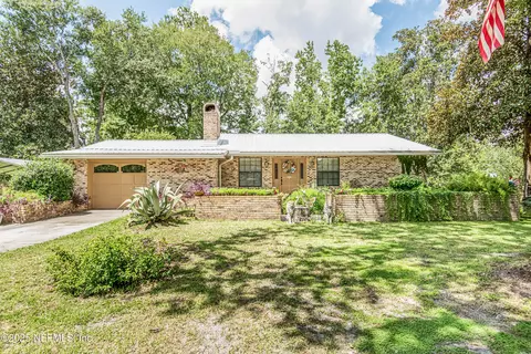 8354 Pine Ave, Macclenny, FL 32063