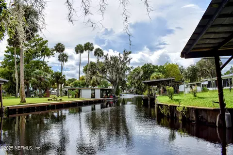 127 S Lake George Dr, Georgetown, FL 32139