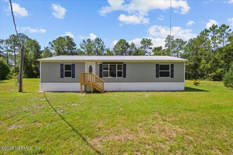 713 Hickory Nut Trl, Satsuma, FL 32189