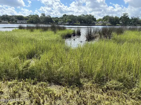 8647 Madison Ave, Jacksonville, FL 32208