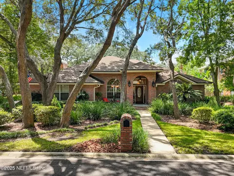 1022 Seawood Dr, Neptune Beach, FL 32266