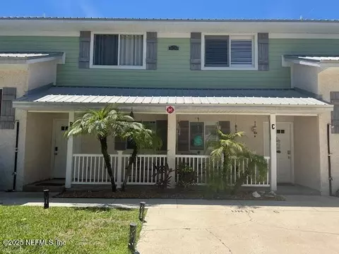 109 1st St #B, Saint Augustine Beach, FL 32080