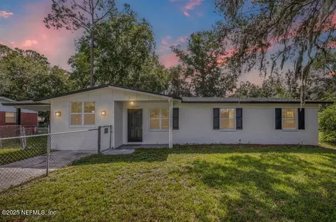 11073 V C Johnson Rd, Jacksonville, FL 32218