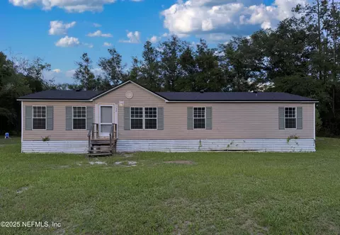 132 Long Rd, Interlachen, FL 32148