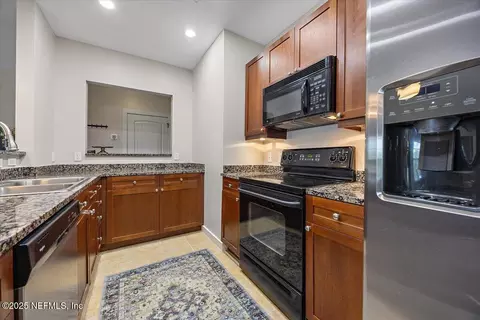 Kitchen - 945 Registry Blvd #302, Saint Augustine, FL 32092 photo 2 of 2