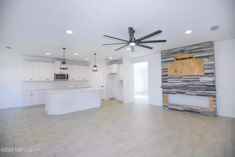 Living - 192 Barbosa Trl, Saint Augustine, FL 32095 photo 2 of 3