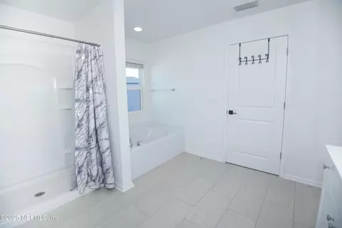 Bath - 192 Barbosa Trl, Saint Augustine, FL 32095 photo 2 of 4