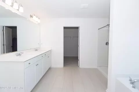 Bath - 192 Barbosa Trl, Saint Augustine, FL 32095 photo 3 of 4