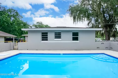 6067 Mizzell Dr, Jacksonville, FL 32205