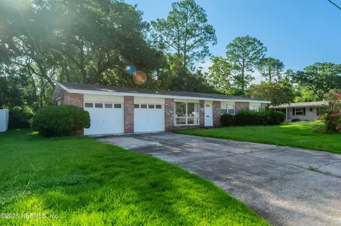 723 Montego Rd W, Jacksonville, FL 32216