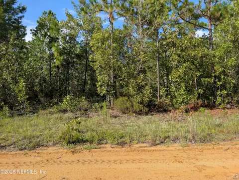 310 Lake Lucy Cir, Interlachen, FL 32148