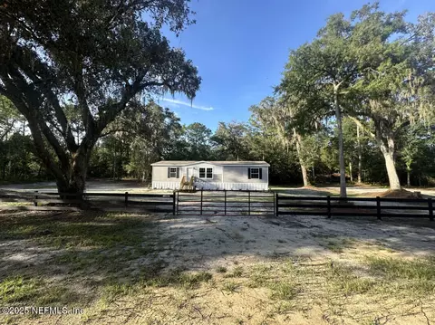 138 Nichols Rd, Florahome, FL 32140