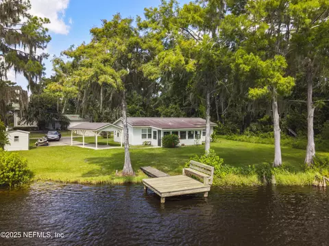 115 Twin Lake Grove Ct, Interlachen, FL 32148