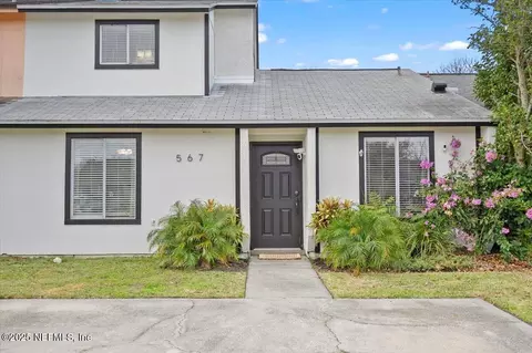 567 Aquatic Dr, Atlantic Beach, FL 32233