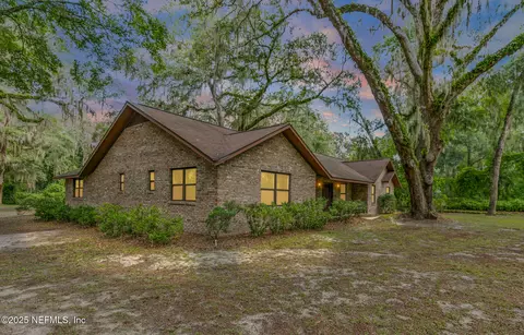 1885 River Oaks Dr, Saint Johns, FL 32259