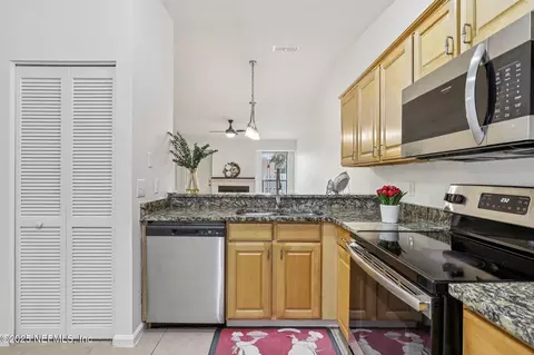 3801 Crown Point Rd #2024, Jacksonville, FL 32257