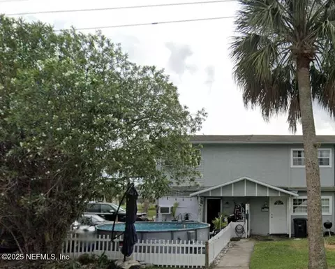 816 Cavalla Rd, Atlantic Beach, FL 32233